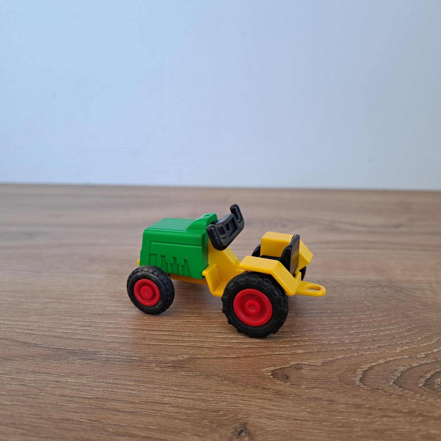 Figurka vintage traktor Playmobil 1984
