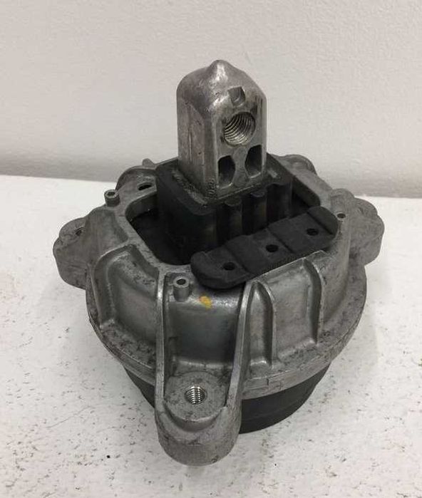 Подушка двигателя опора BMW F10 F11 F18 БМВ Ф10 Ф11 Подушка двигуна
