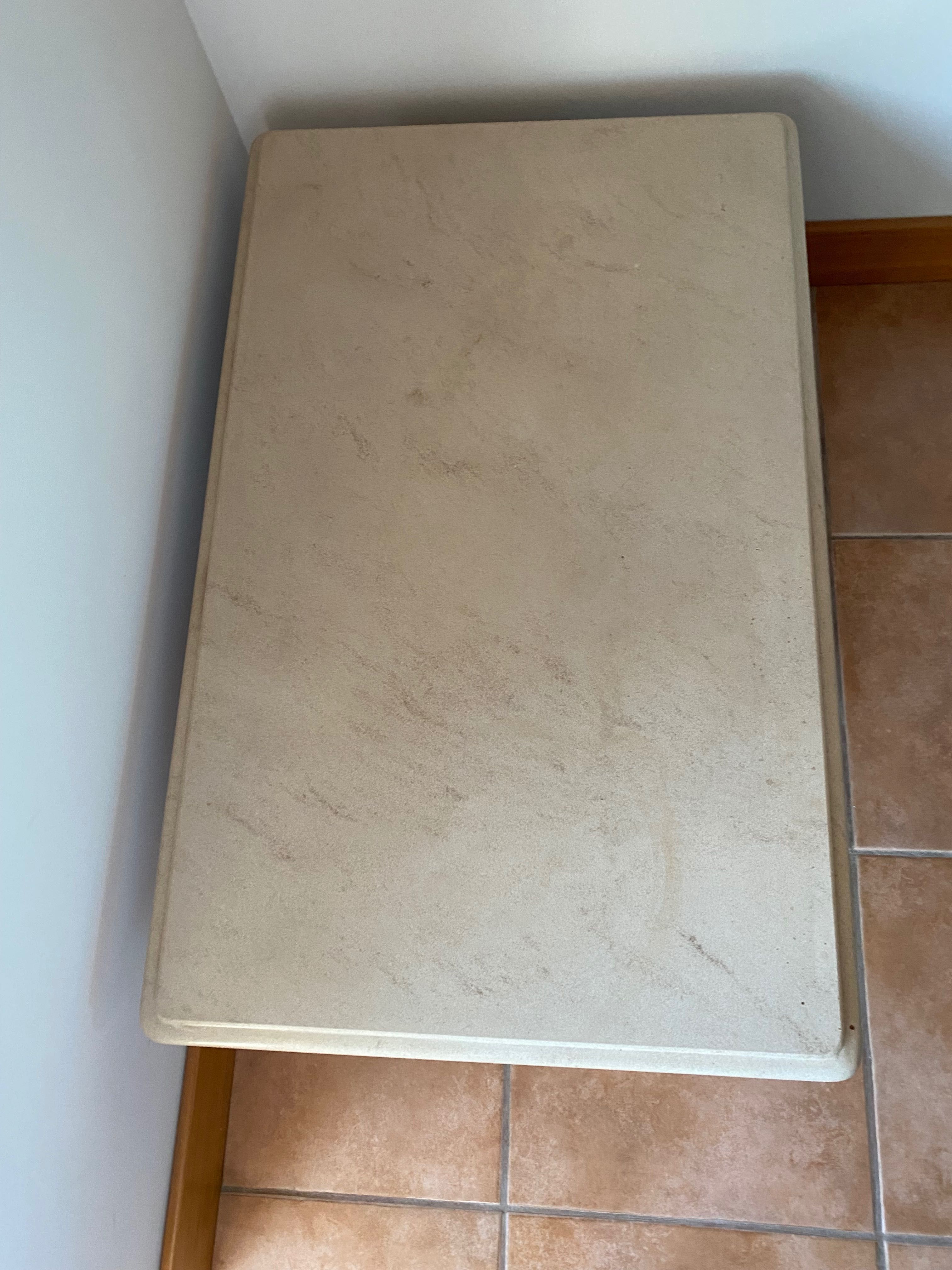 Mesa retangular em mármore