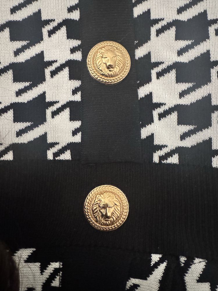 Продам платье Balmain новое, черно-белое, плиссированное