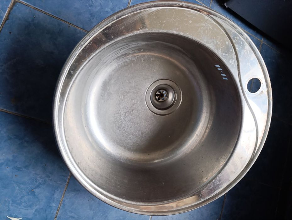 Продам врезную мойку . Нержавейка . Б/У. Звоните