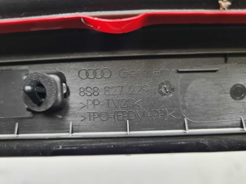 Uszczelka górna klapy bagażnika Audi TT TTS 8S nowa OEM