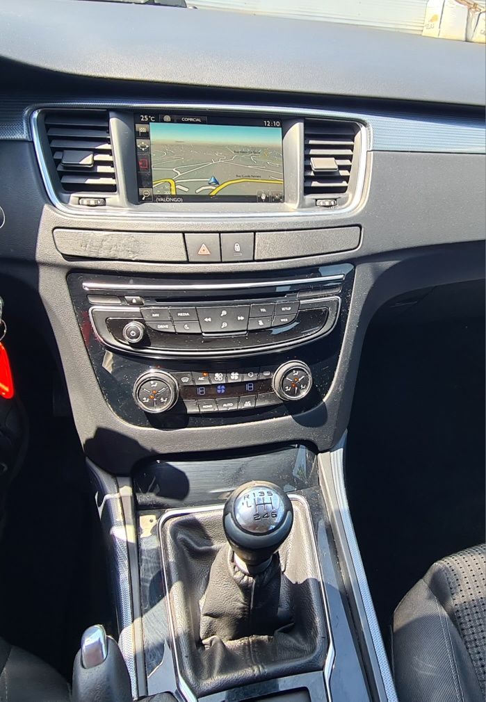 Peugeot 508 SW - Manual