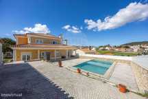 Moradia T4 para venda
