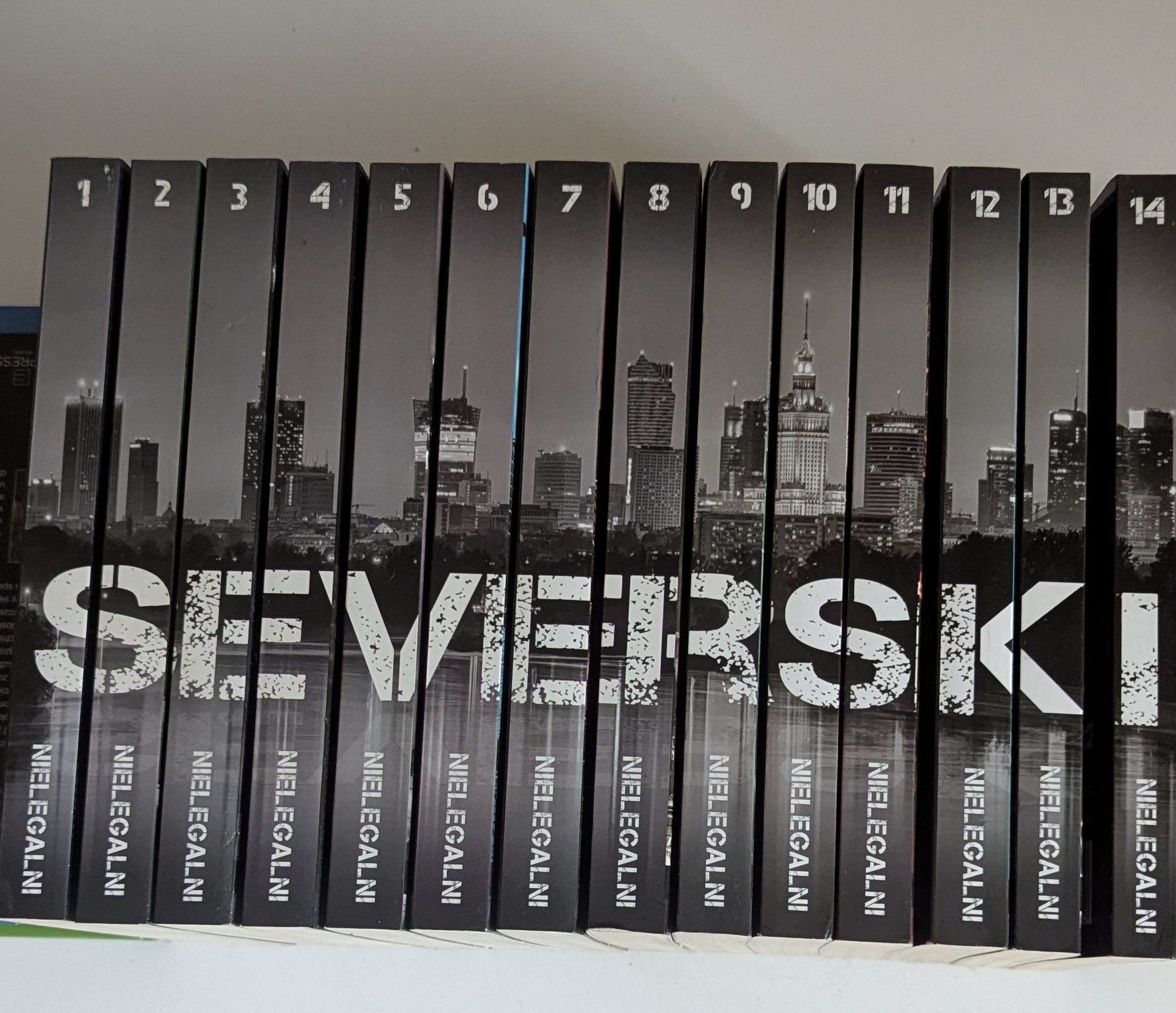 Seria Vincent Severski - Nielegalni.