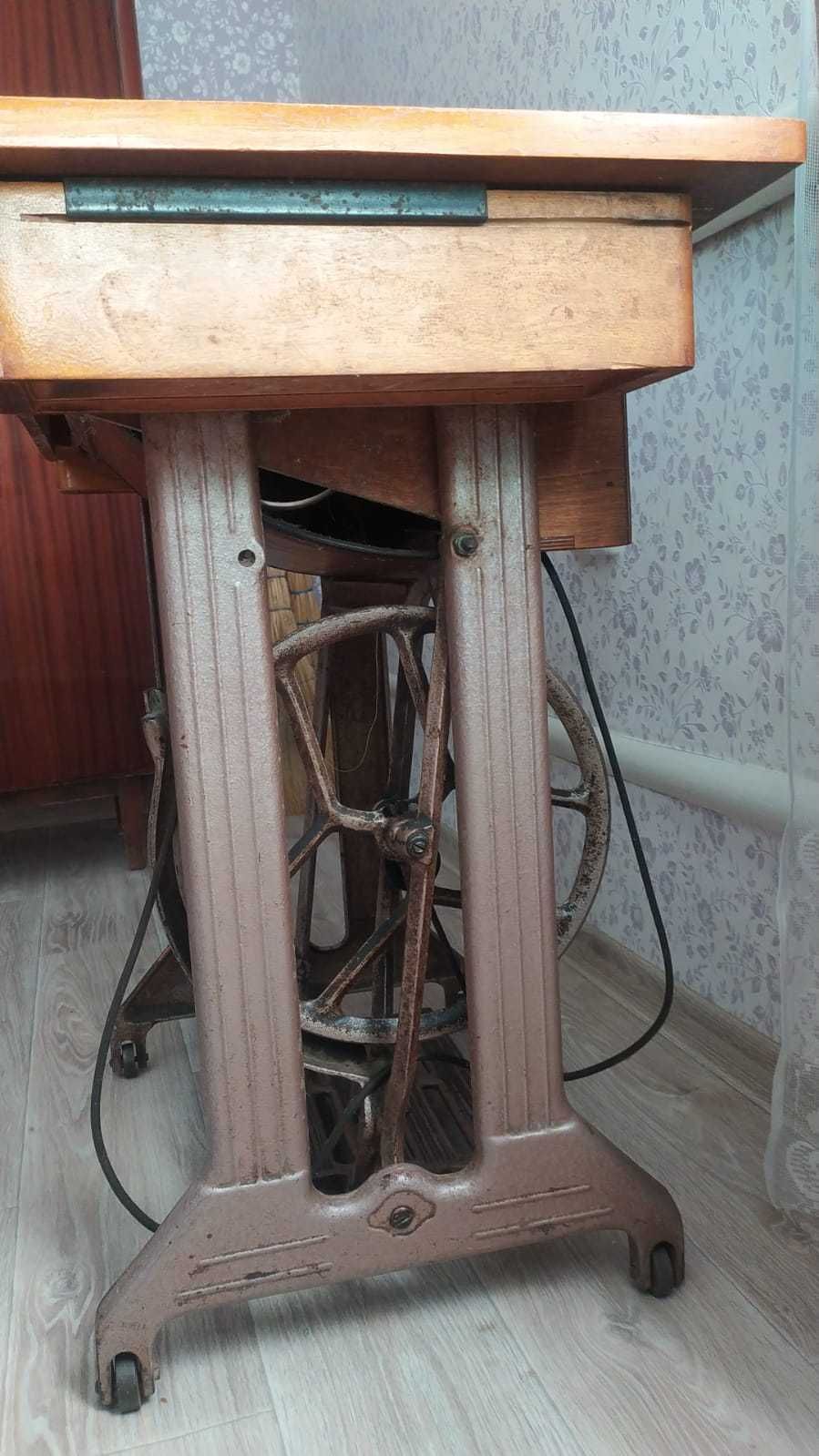 Швейна машинка з нижнім механічним приводом Подільск