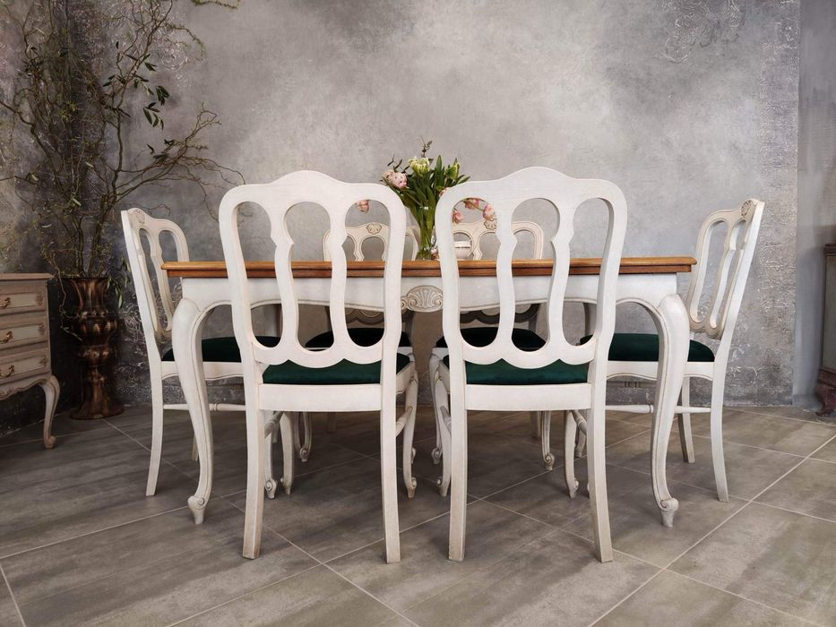 Krzesła po  renowacji. Siedzenia do obicia brak materiału wid. na zdje