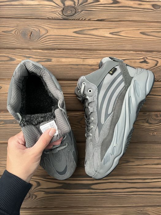 Чоловічі зимові кросівки. Сірі