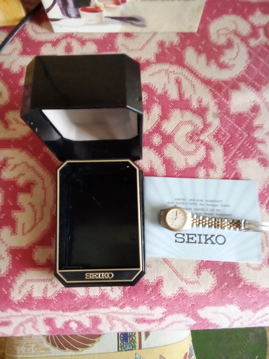 Часы женские Seiko.