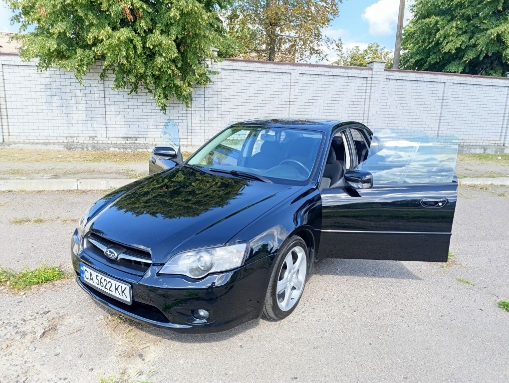 Subaru legacy автомат, повний привід, нова резина
