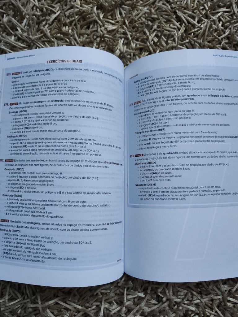 Livro de exercícios: "Geometria Descritiva A" do 10° ano