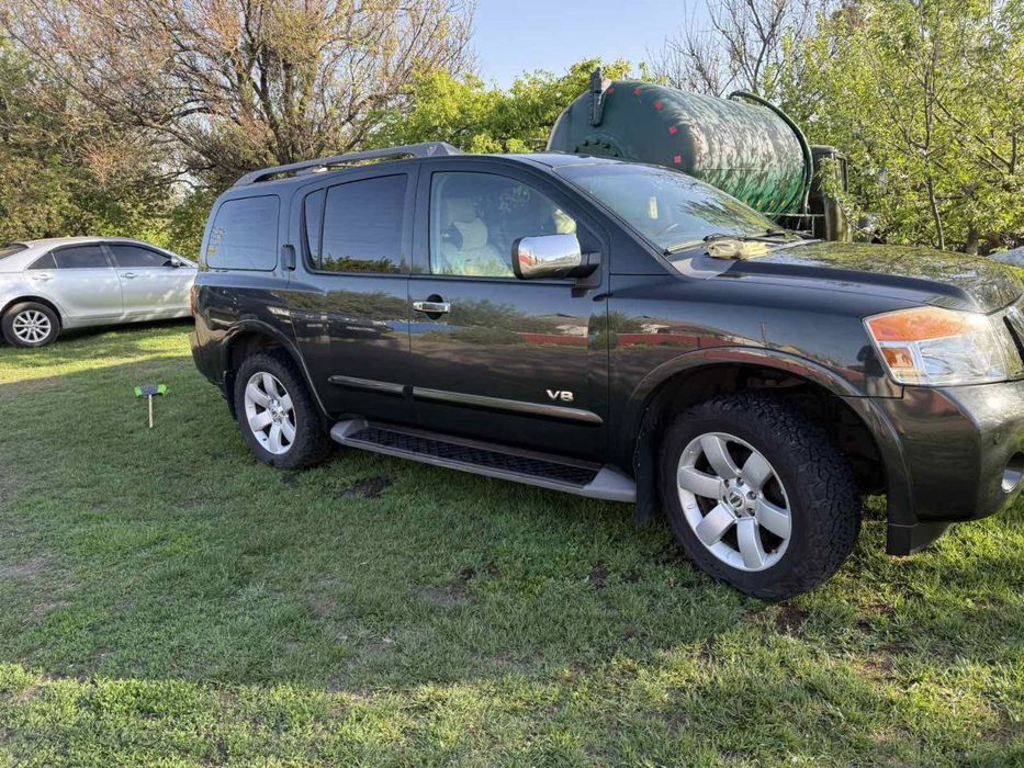 Продам Nissan Armada