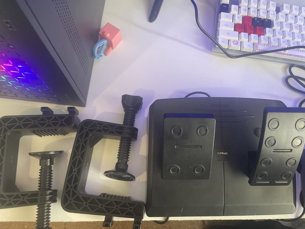 Torre gaming mais volante.troco PS4 ou PS5