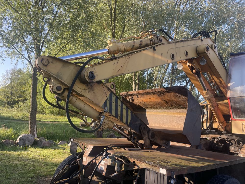 Kopraka gasiennicowa Nobas UB 632  12t oryginal super stan