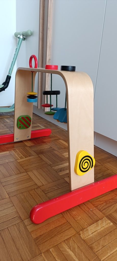 Ikea LEKA drewniany stojak z zabawkami baby gym