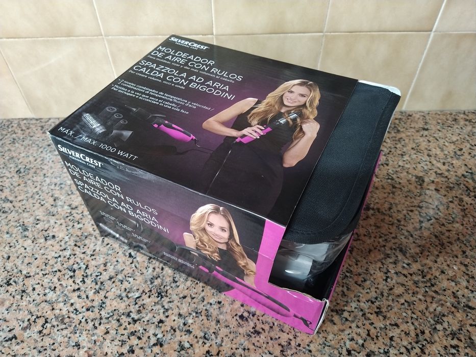 Secador de cabelo com escovas rolos casa quarto apartamento vivenda.