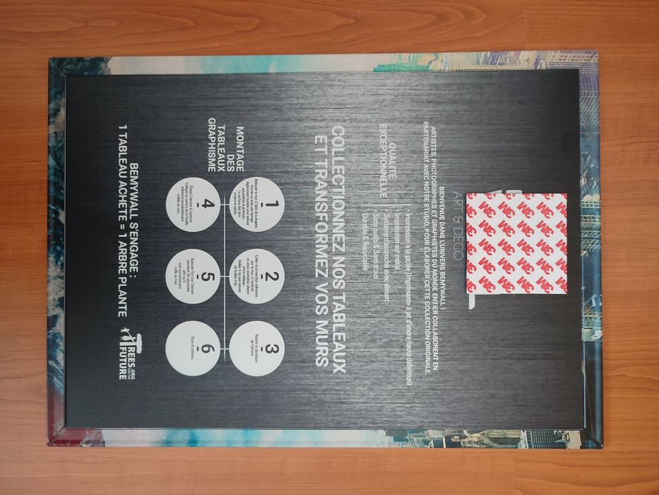 Quadro com íman novo