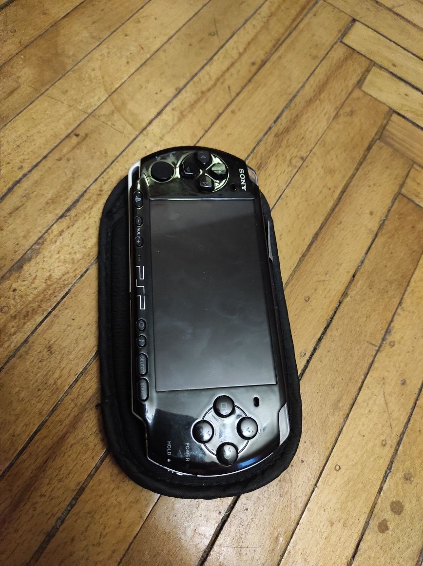 Игровая консоль sony psp 3008.