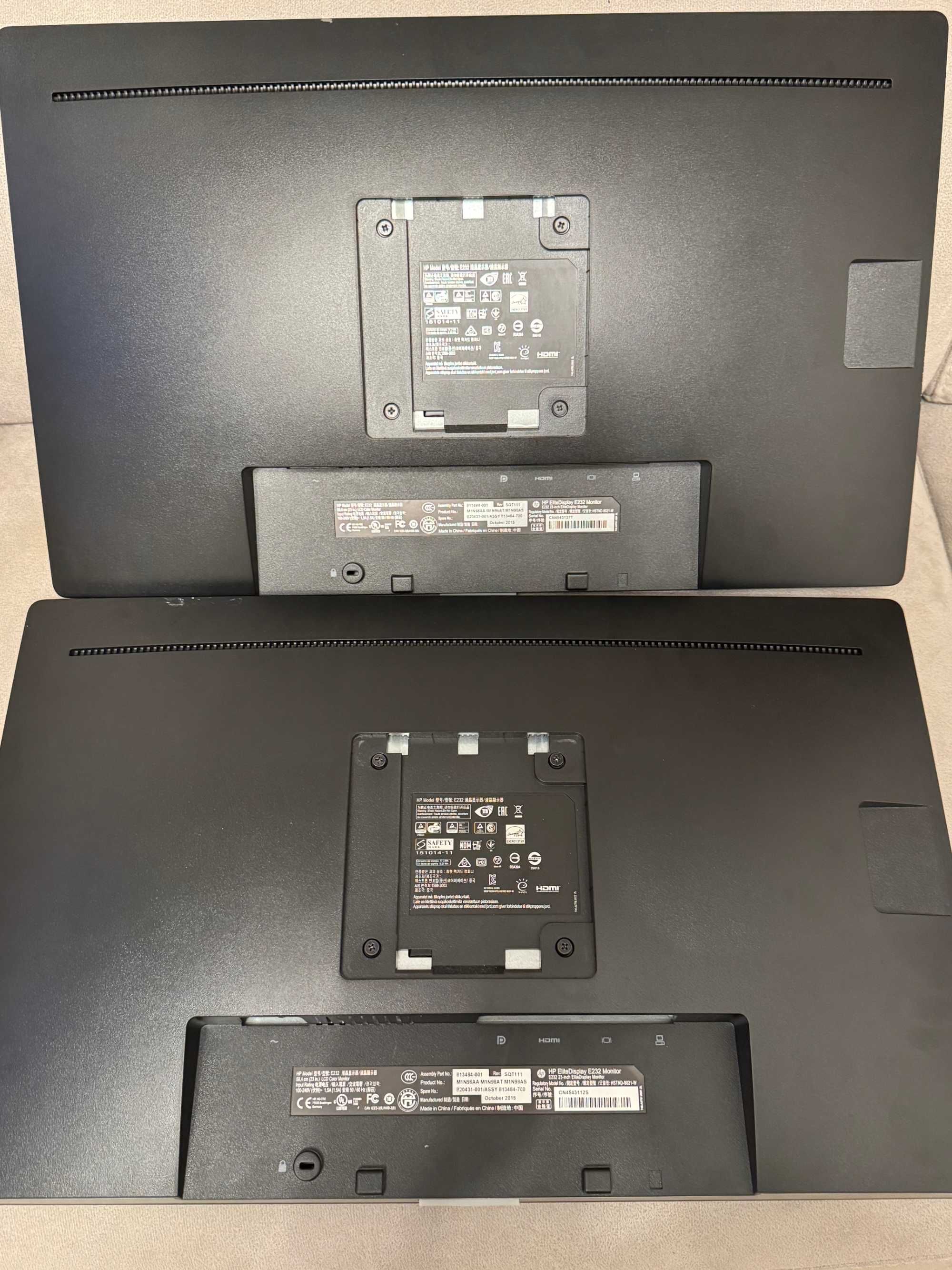 2 Monitores + Suporte com Base em Vidro – Pack 60€
