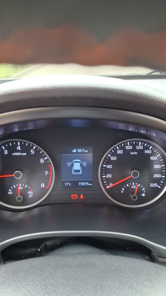 Kia Stonic 2017 / Październik