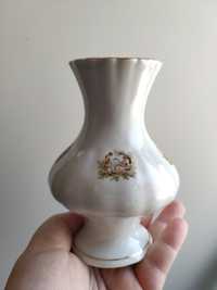 Stary, porcelanowy wazonik wazon
