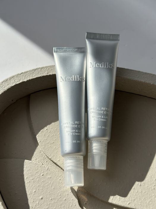 Крем під очі для розгладження зморшок з ретинолом Medik8