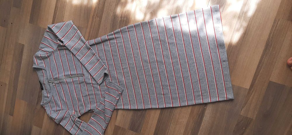 Продам плаття в рубчик