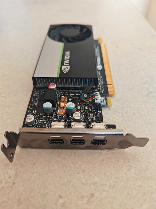 Karta graficzna nvidia T400 4GB prawie nowa, stan idealny.