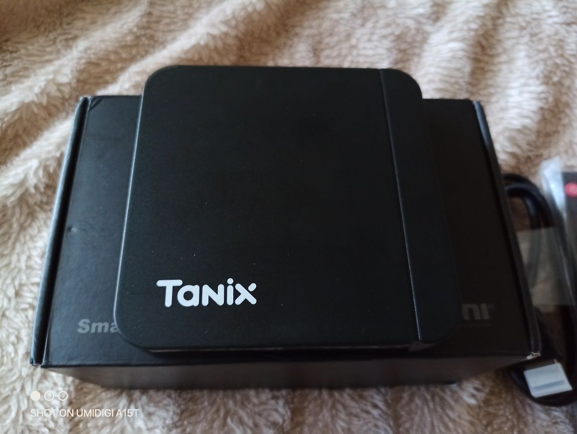 Смарт приставка Tanix w2 2/16gb.