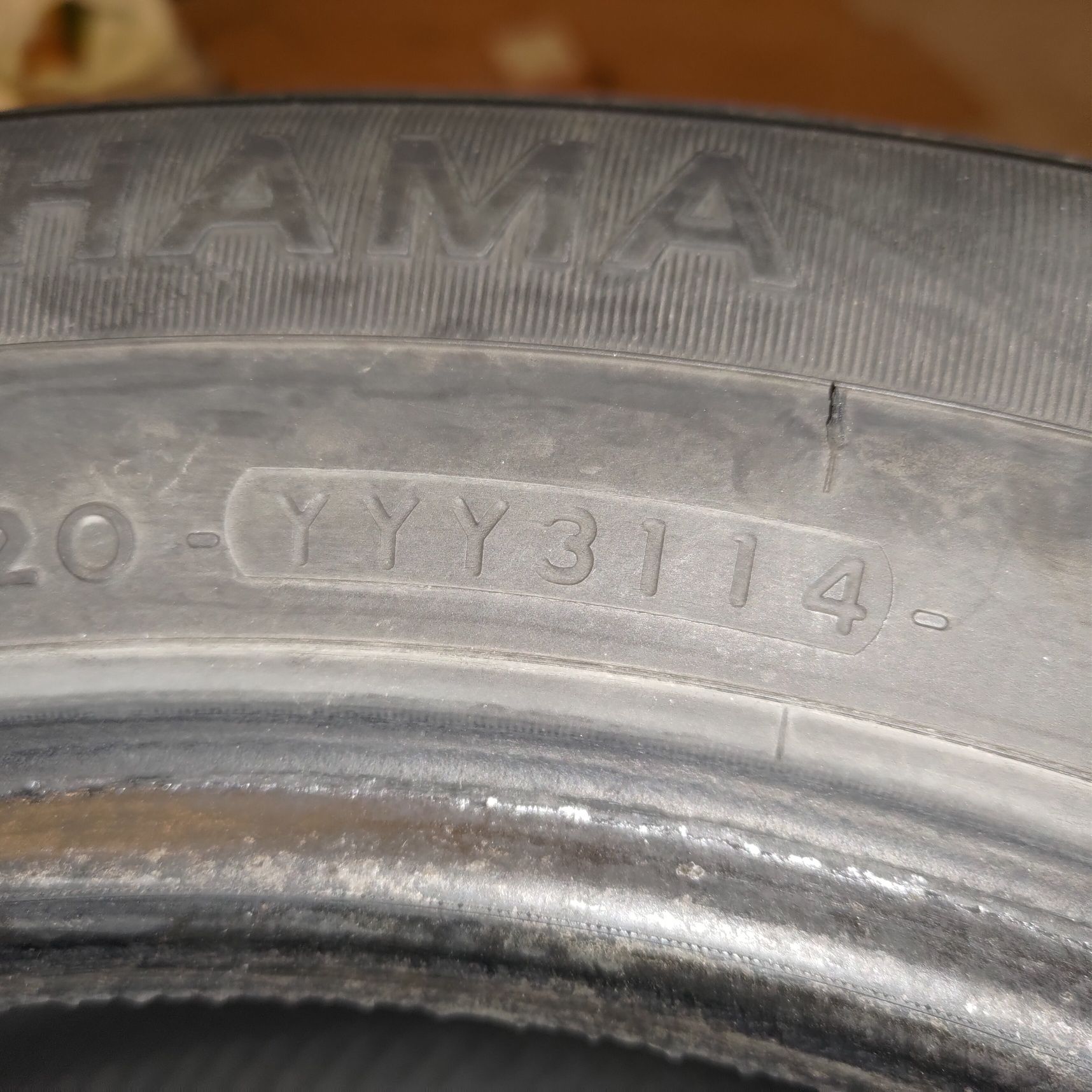 Yokohama 205/60 R16 zimowe