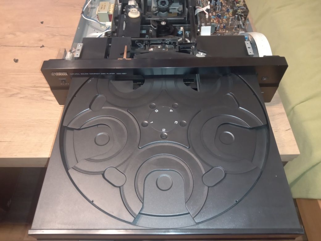 CD Yamaha CDC 697