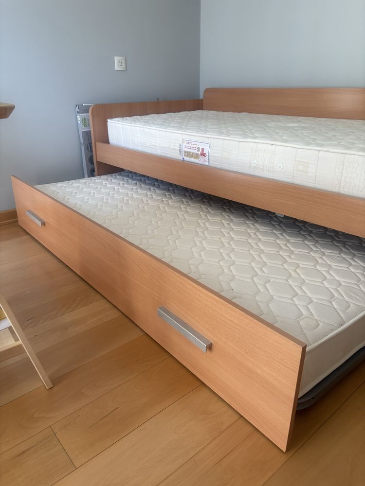 Cama de solteiro com gavetão e 2 colchoes