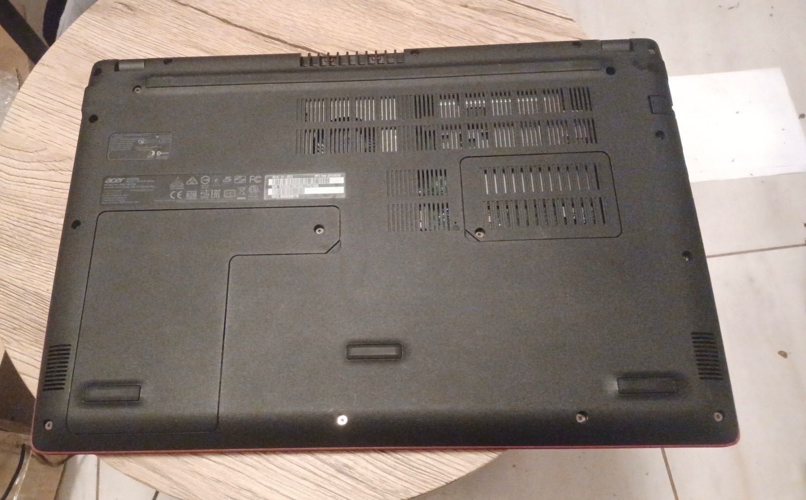 Laptop ACER Aspire 3 A315-31-C27Z /4GB/1000 GB Czerwony