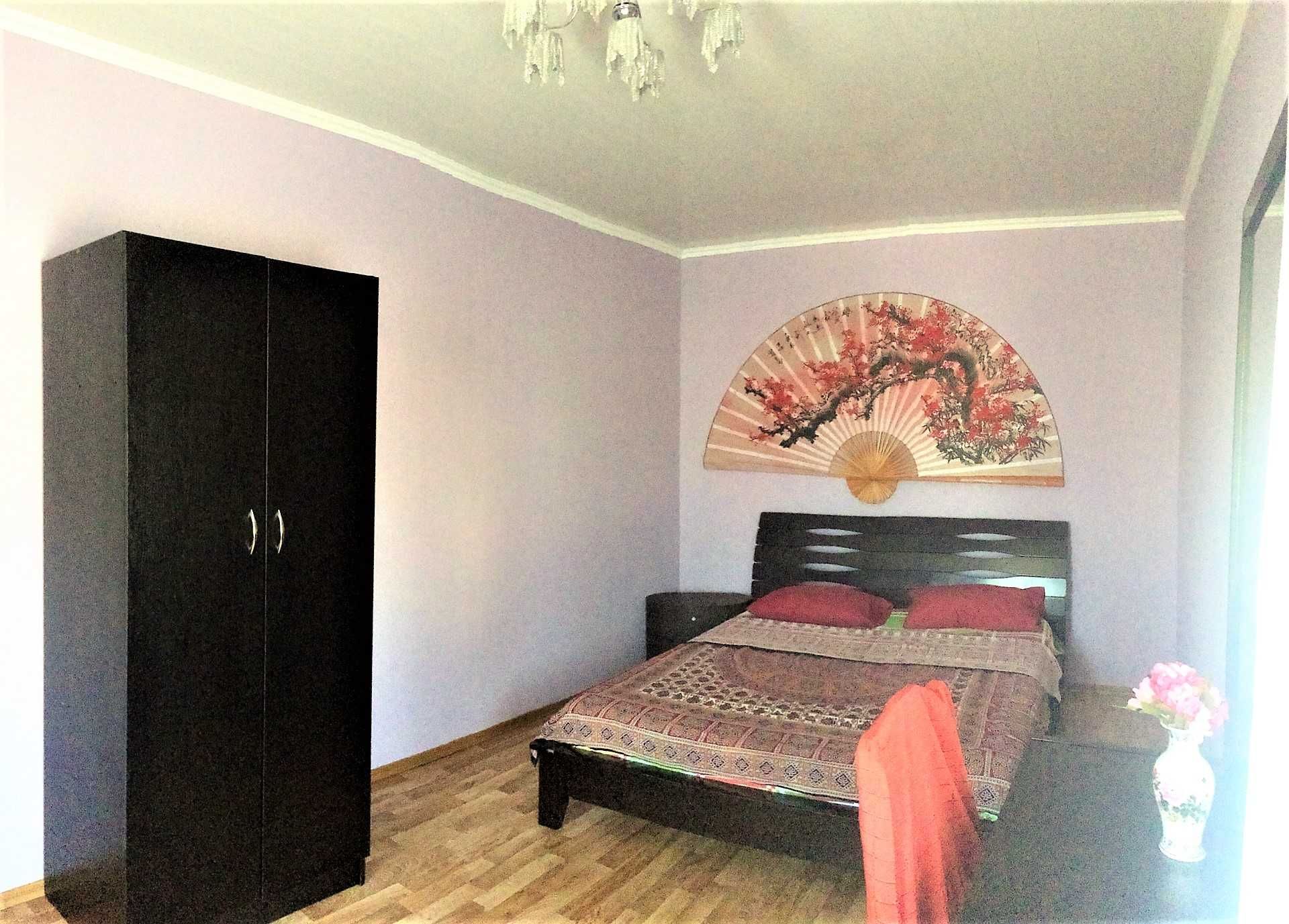 Дом 5-ть комнат,2-е минуты до пляжа,п.Каролино-бугаз,09.07 по 15.07