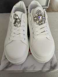 Buty damskie białe
