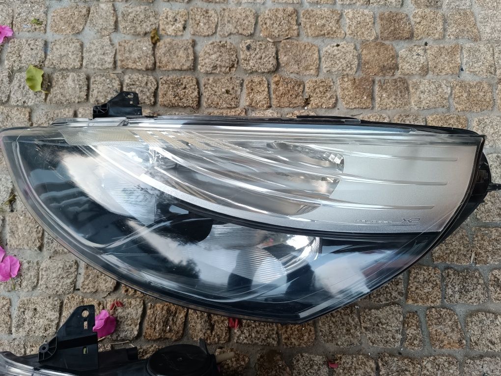 Farol Renault Clio