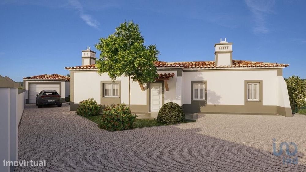 Casa T3 em Caldas da Rainha - Santo Onofre e Serra do Bouro de 212,00