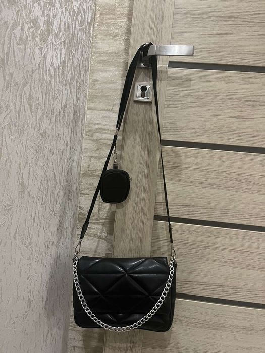 Жіноча чорна сумочка