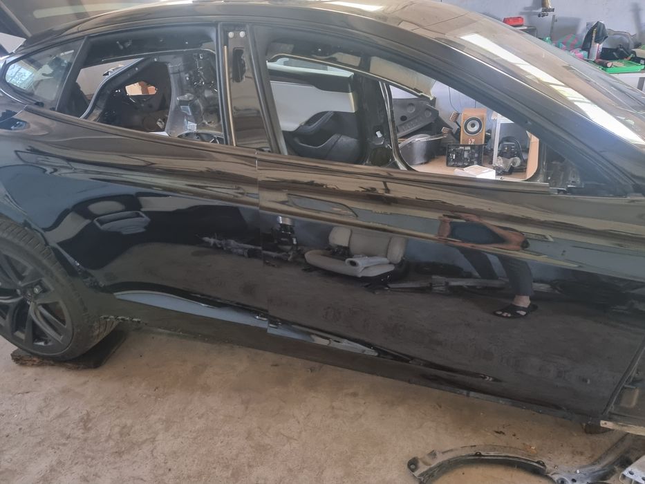 Двери Теsla model s 2021-2023