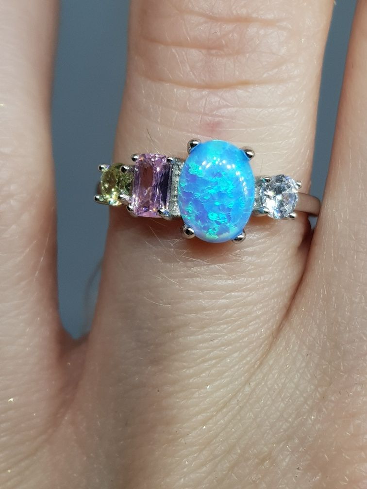 SREBRNY pierścionek z niebieskim OPAL pr.925