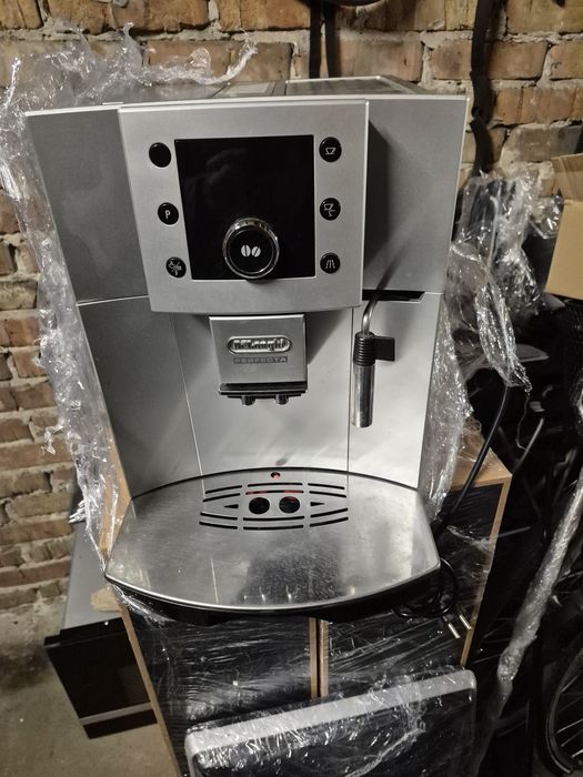 Кавоварка Delonghi