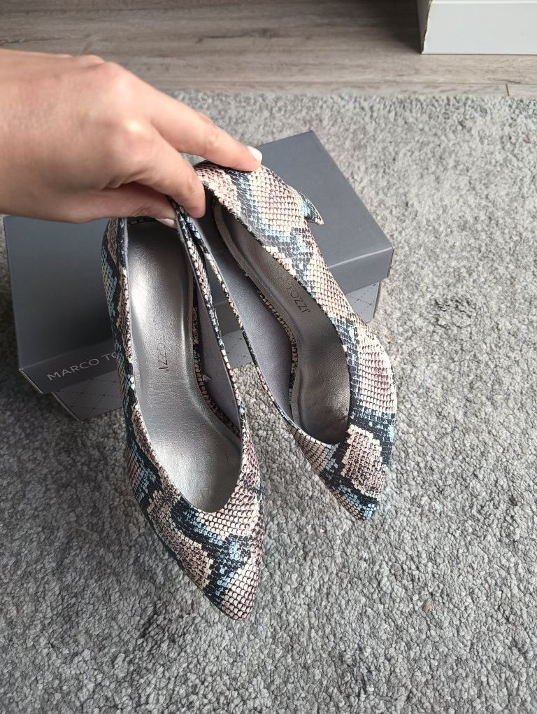Buty na słupku rozm 38