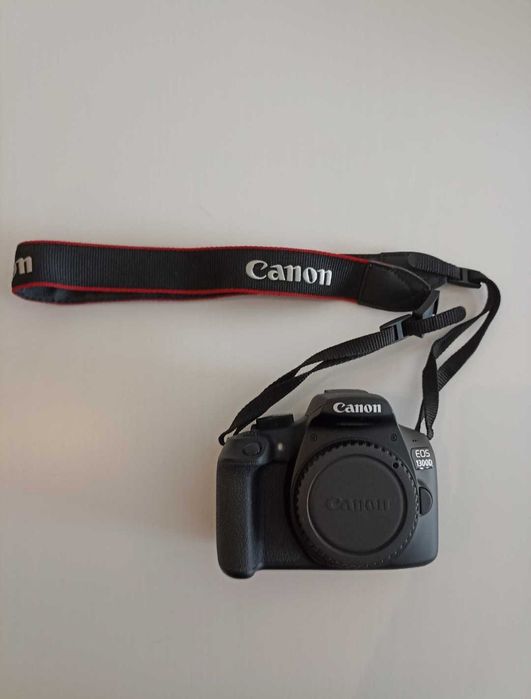 Máquina Fotográfica Canon EOS 1300D + objectiva + Mala (Kit completo)
