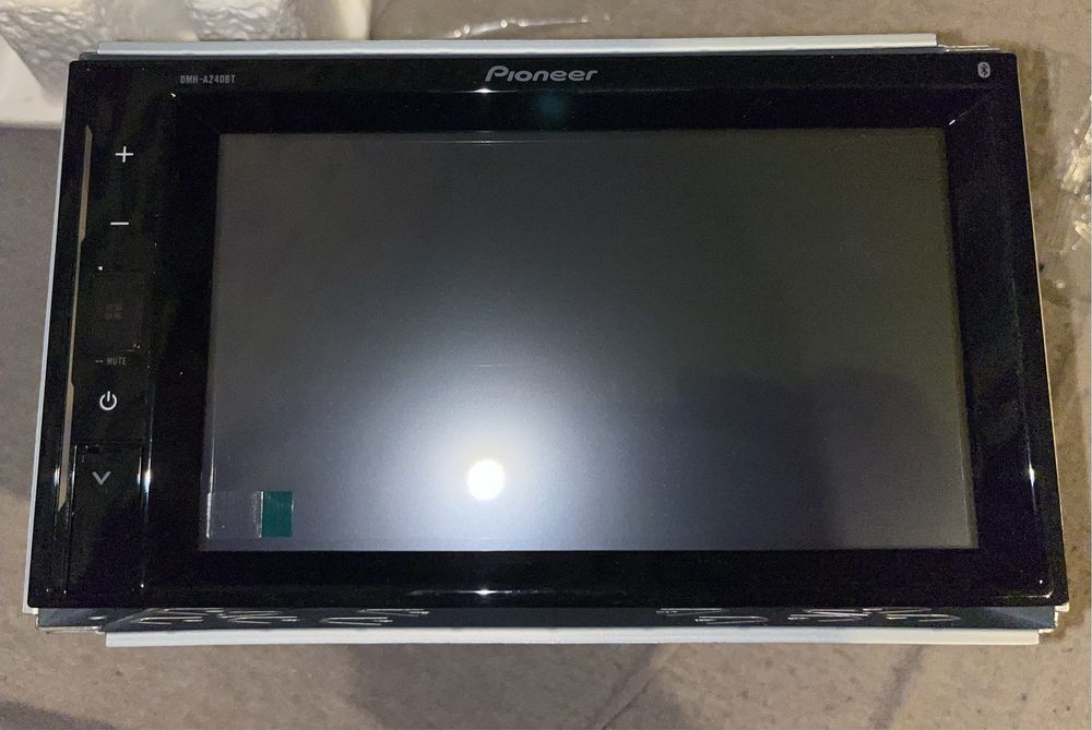Radio Pioneer DMH-A240BT