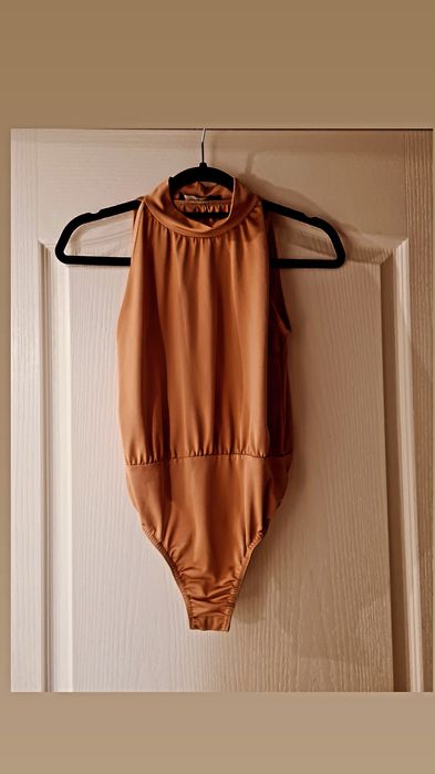 Body top ze stójką PreetyLittleThing 34 XS rose gold jak nowe
