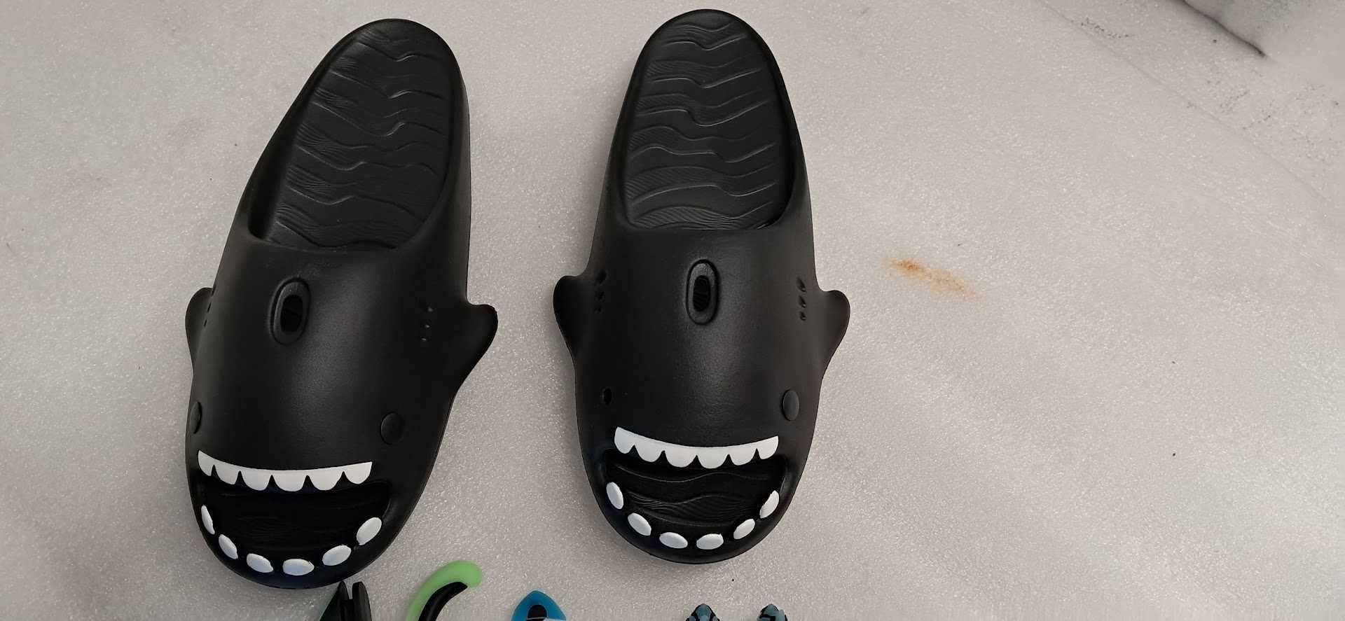 Klapki rekinki firmy HELLOSLIPPERS anty poślizg anty potne 46/47