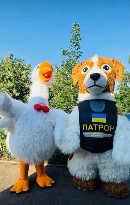 Подвійне привітання. Два персонажа. Аніматори