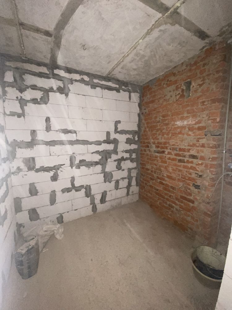 Продам 2-х кімнатну квартиру в центрі міста