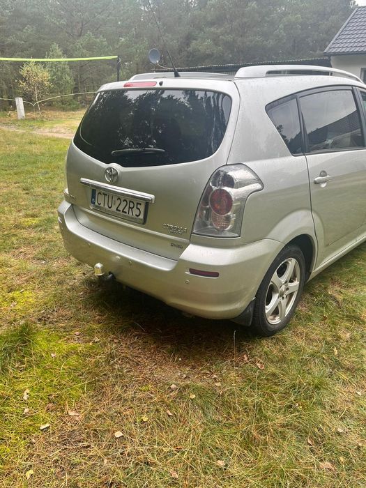 Toyota Corolla Verso 2.2 D4D 136KM 7 Osobowy Relingi Hak