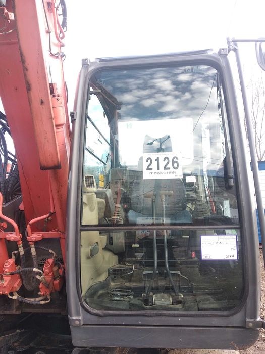 Гусеничный экскаватор Hitachi ZX135USOS-3